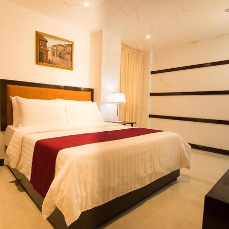 Diamond Hotel And Resto Catarman  Eksteriør billede