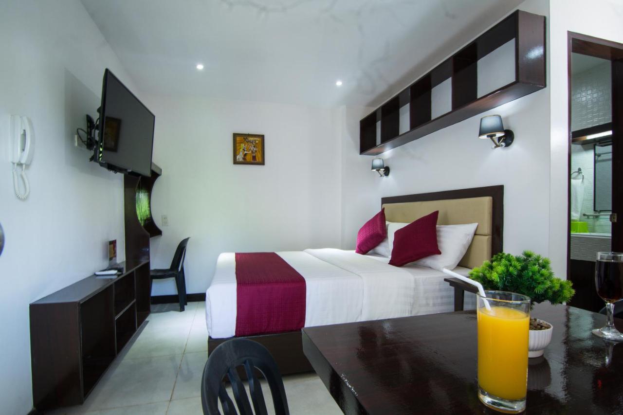 Diamond Hotel And Resto Catarman  Eksteriør billede